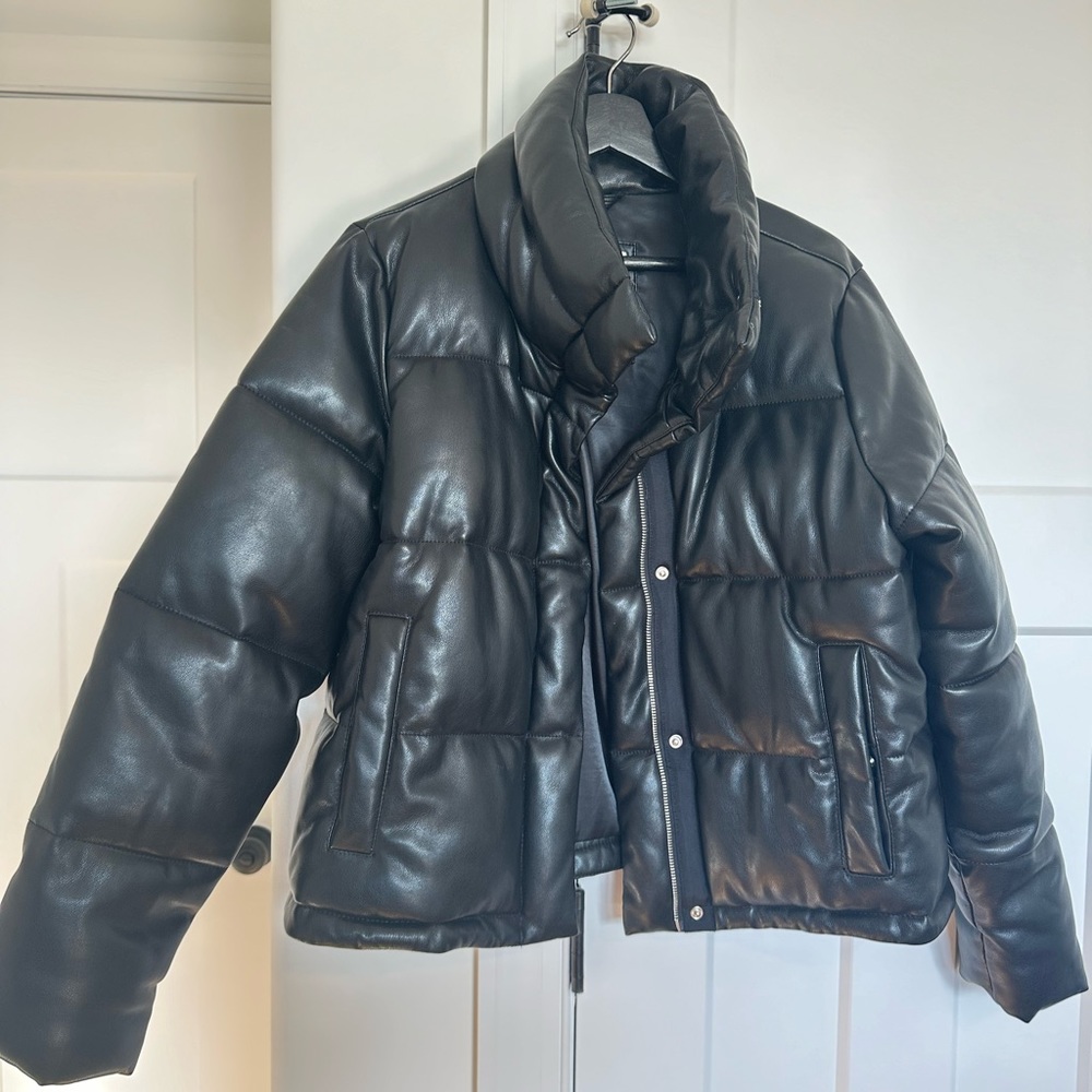 Abercrombie & Fitch Vegan Leather A&F Mini Puffer Coat Size